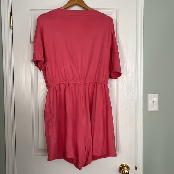 Short jumpsuit/play suit with pockets - Picture 2 of 5